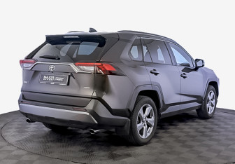 Подержанный автомобиль Toyota RAV4 2020 года (5 фото)