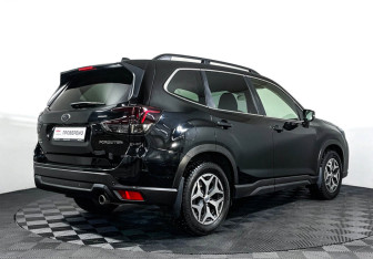 Подержанный автомобиль Subaru Forester Suv 2019 года (5 фото)