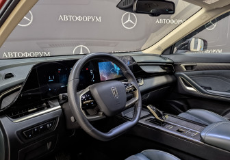Подержанный автомобиль FAW Bestune T55 2023 года (15 фото)