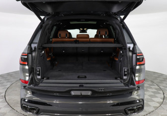 Новый BMW X7 2025 (9 фото)