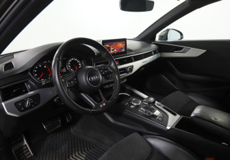 Подержанный автомобиль Audi A4 Sedan 2016 года (13 фото)