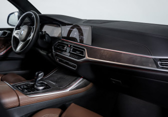 Подержанный автомобиль BMW X7 2020 года (9 фото)