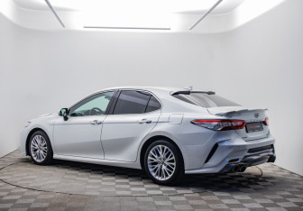 Подержанный автомобиль Toyota Camry Sedan 2019 года (7 фото)