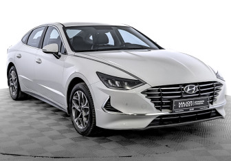 Подержанный автомобиль Hyundai Sonata 2021 года (3 фото)
