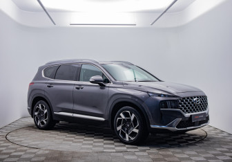Подержанный автомобиль Hyundai Santa Fe 2022 года (3 фото)