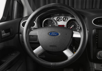 Подержанный автомобиль Ford Focus Hatchback 2009 года (10 фото)