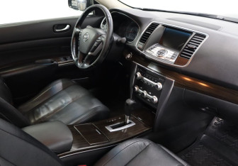Подержанный автомобиль Nissan Teana 2012 года (12 фото)