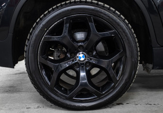 Подержанный автомобиль BMW X6 2012 года (26 фото)