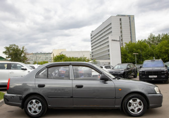 Подержанный автомобиль Hyundai Accent Sedan 2005 года (3 фото)