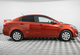 Подержанный автомобиль Kia Rio Sedan 2013 года (4 фото)