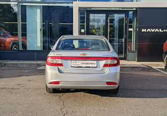 Подержанный автомобиль Chevrolet Epica 2011 года (6 фото)