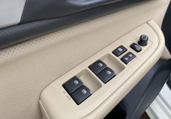 Подержанный автомобиль Subaru Legacy Sedan 2019 года (12 фото)