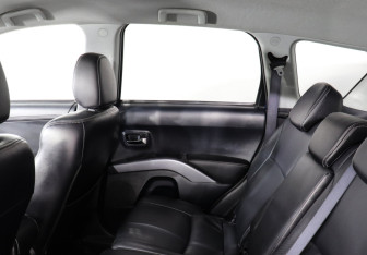 Подержанный автомобиль Peugeot 4007 2010 года (10 фото)