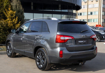 Подержанный автомобиль Kia Sorento 2016 года (5 фото)