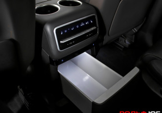 Подержанный автомобиль LiXiang L9 2023 года (16 фото)