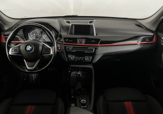 Подержанный автомобиль BMW X1 2017 года (12 фото)