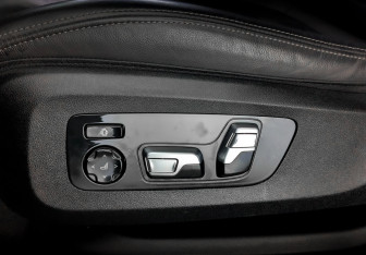 Подержанный автомобиль BMW X6 2020 года (21 фото)