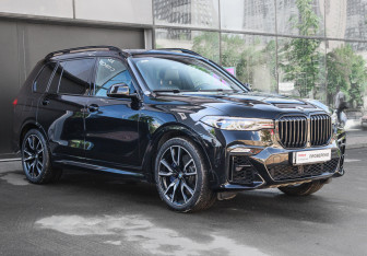 Подержанный автомобиль BMW X7 2020 года (3 фото)