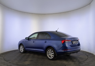 Подержанный автомобиль Skoda Rapid Liftback 2021 года (7 фото)
