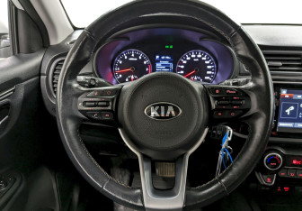 Подержанный автомобиль Kia Rio Hatchback 2020 года (24 фото)