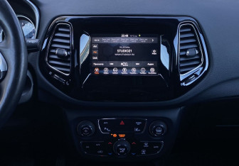 Подержанный автомобиль Jeep Compass 2019 года (12 фото)
