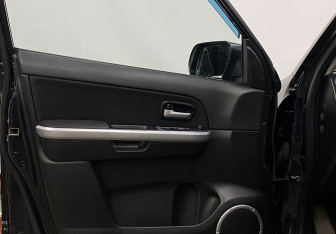 Подержанный автомобиль Suzuki Grand Vitara 2011 года (16 фото)