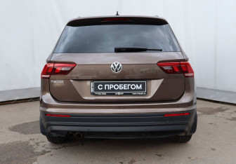 Подержанный автомобиль Volkswagen Tiguan 2019 года (5 фото)
