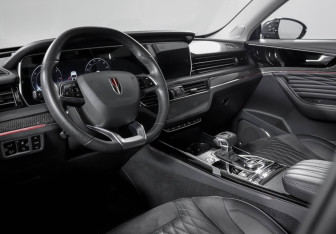 Подержанный автомобиль Hongqi HS5 2024 года (14 фото)