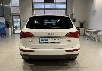 Подержанный автомобиль Audi Q5 2011 года (5 фото)