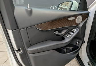 Подержанный автомобиль Mercedes-Benz GLC Coupe 2017 года (19 фото)