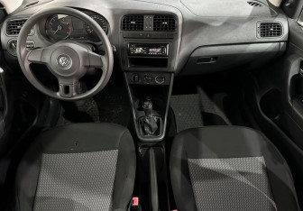Подержанный автомобиль Volkswagen Polo Sedan 2014 года (9 фото)