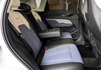 Новый Hongqi HS3 2024 (12 фото)