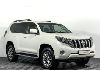 Подержанный автомобиль Toyota Land Cruiser Prado 2017 года (3 фото)