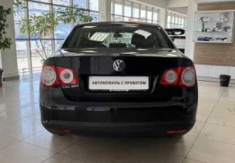 Подержанный автомобиль Volkswagen Jetta Sedan 2008 года (6 фото)