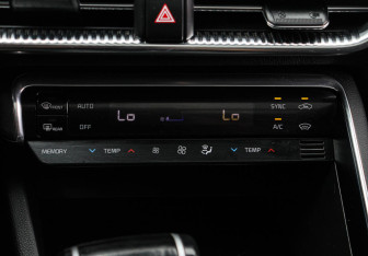 Подержанный автомобиль Kia K5 2020 года (24 фото)