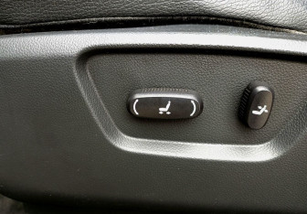 Подержанный автомобиль Chevrolet Captiva 2014 года (22 фото)