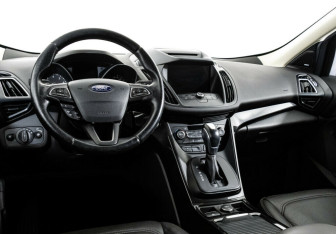 Подержанный автомобиль Ford Kuga 2017 года (7 фото)