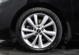 Подержанный автомобиль Kia Carnival 2019 года (31 фото)