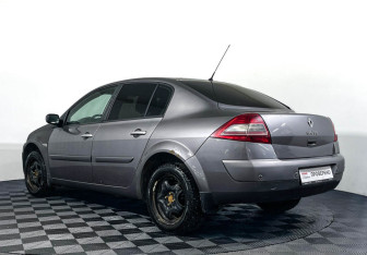 Подержанный автомобиль Renault Megane Sedan 2008 года (7 фото)