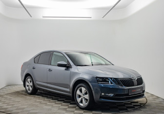 Подержанный автомобиль Skoda Octavia Liftback 2019 года (3 фото)