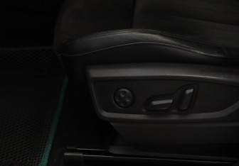 Подержанный автомобиль Audi Q5 2017 года (24 фото)