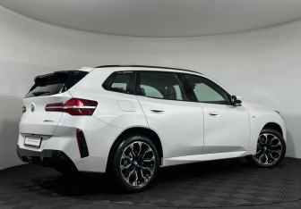 Новый BMW X3 2025 (2 фото)