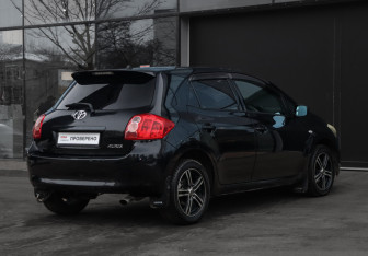 Подержанный автомобиль Toyota Auris Hatchback 2008 года (5 фото)