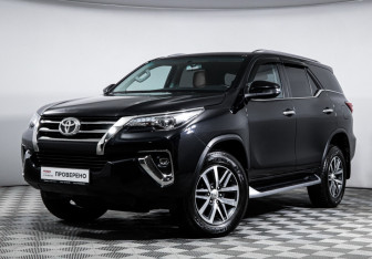 Подержанный автомобиль Toyota Fortuner 2017 года (1 фото)