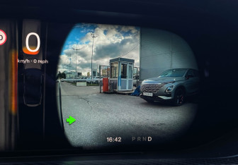 Подержанный автомобиль Tesla Model X 2023 года (19 фото)