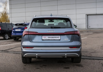 Новый Audi e-tron 2022 (8 фото)
