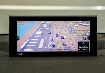 Подержанный автомобиль Audi Q7 2015 года (19 фото)