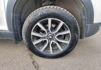 Подержанный автомобиль Skoda Yeti 2012 года (12 фото)