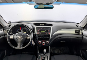 Подержанный автомобиль Subaru Forester Suv 2011 года (14 фото)