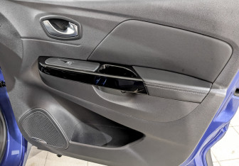 Подержанный автомобиль Renault Kaptur 2020 года (24 фото)